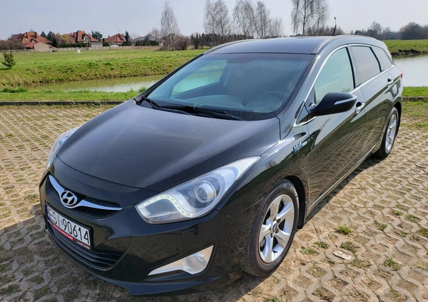 Hyundai i40 cena 31909 przebieg: 238000, rok produkcji 2011 z Sieradz małe 562